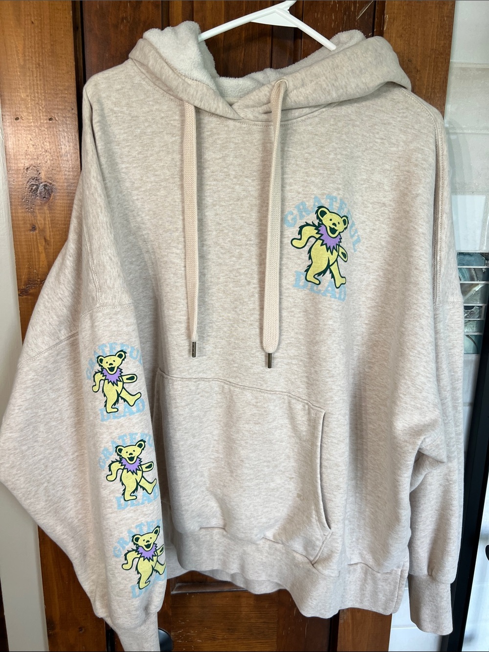 American Eagle Outfitters Beige Crewneck Hoodie with Dancing Bear Prints